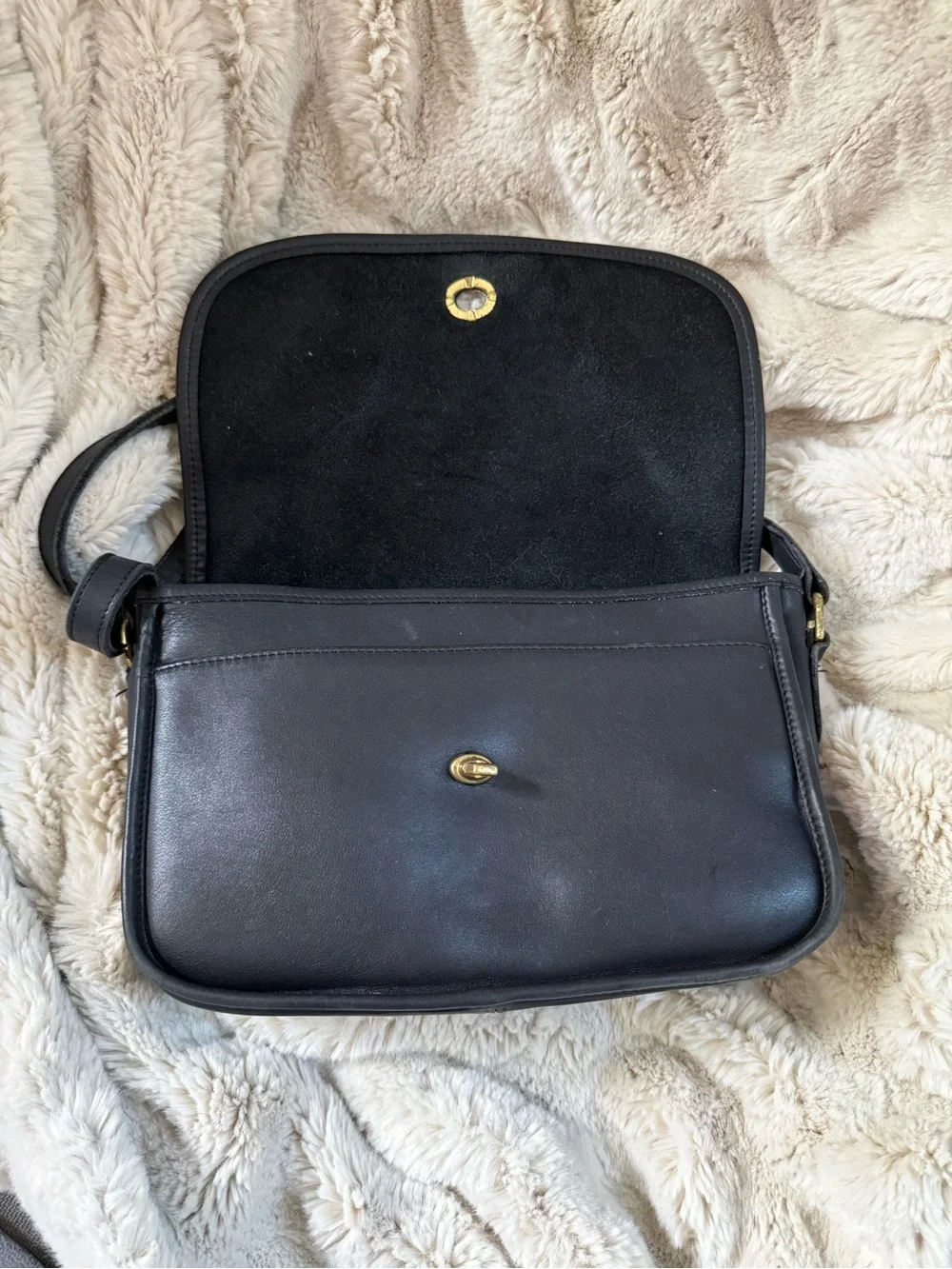 Vintage Coach Black City Crossbody/Shoulder Bag Black Leather